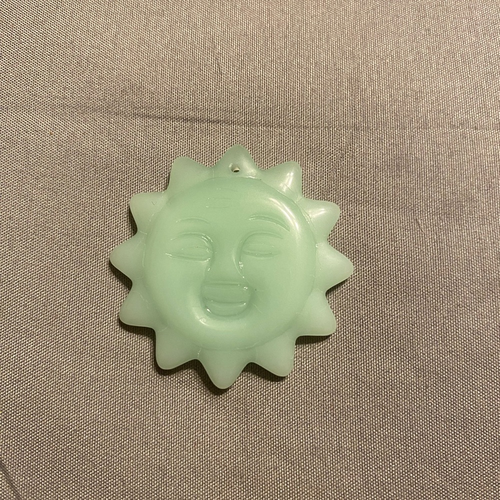 🌻5/$20🌻 Jade Sun Pendant Necklace